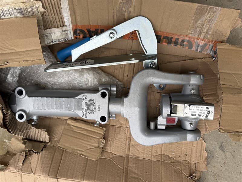 ARK OVERIDE 2000KG FIXED 3500KG HITCH. **UNUSED** GST will not be added to knock down price. GST still added to buyers premium. **PLEASE NOT…