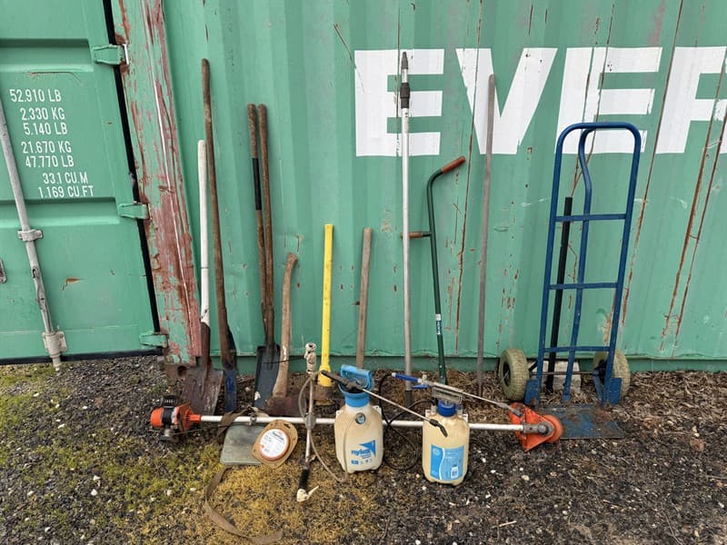 ASSORTED GARDEN TOOLS INCLUDING 2 X SPOT SPRAYERS AND BAG TROLLY. Crowbar included not shown in photos. GST will not be added to knock down …
