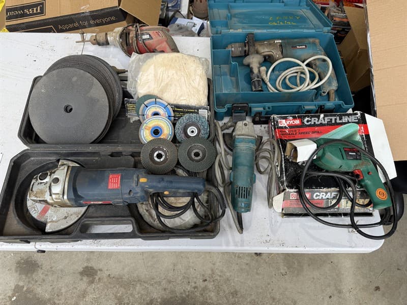 VARIOUS ELECTRIC POWER TOOLS. Condition unknown. GST will not be added to knock down price. GST still added to buyers premium. **PLEASE NOTE…