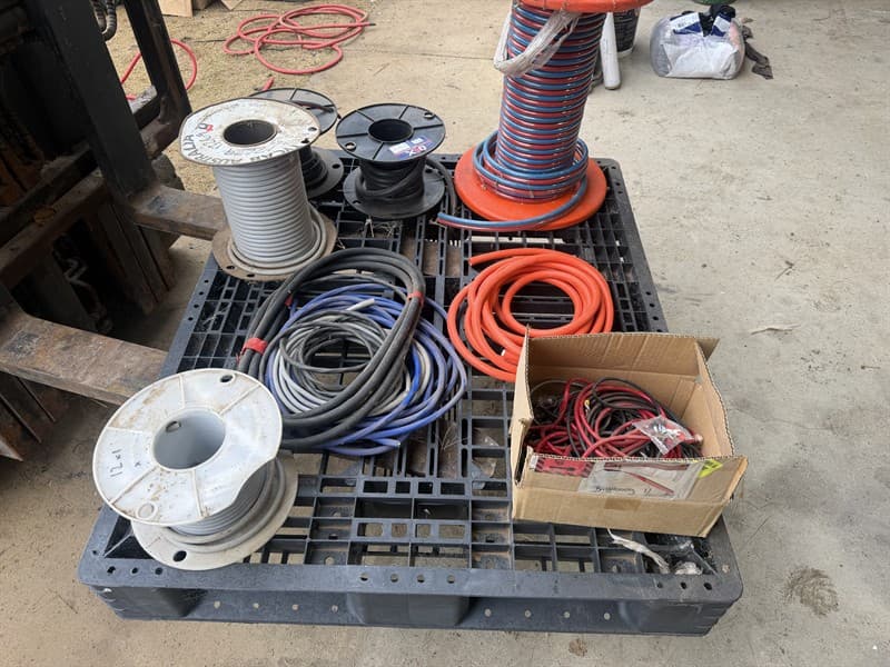 PALLET OF MIXED SPOOL WIRING. Mixed pallet of wiring of assorted sizes and length, some have minimal lengths removed, most have various quan…