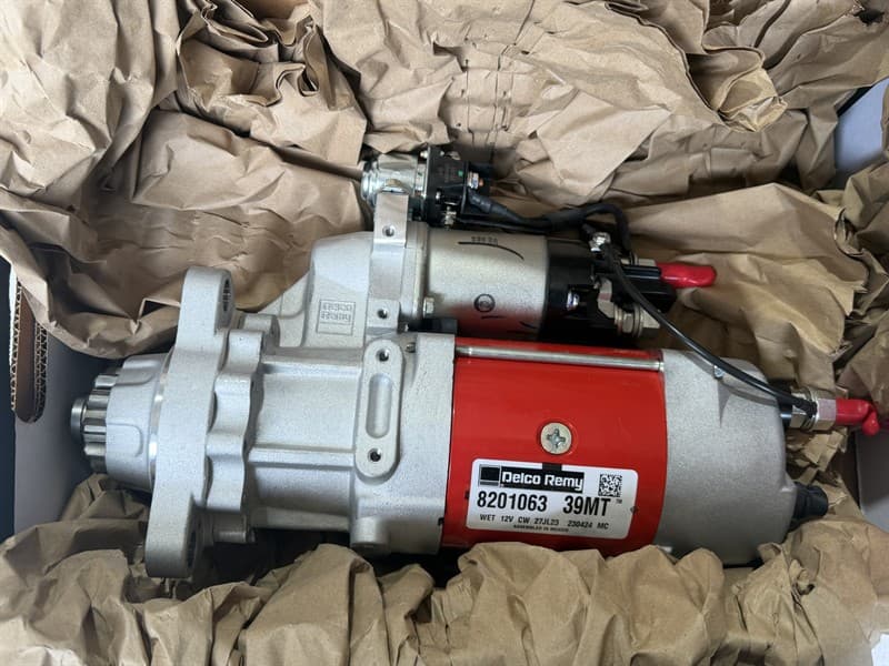 STARTER MOTORS. Bundle of starter motors * DELCO REMY 8201063 MOTOR 39MT 12v * OEX MXS2058 STR 12v (MITSUBISHI STYLE) * OEX MXS329 STR 12v (…