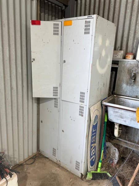 LOCKERS see photos GST will not be added to knock down price. GST still added to buyers premium. Please Note: Collection strictly Friday 21s…